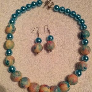 Necklace/earnings set